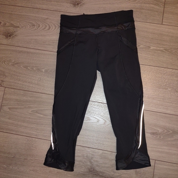 LULULEMON black run inspire cropped leggings - Picture 2 of 6